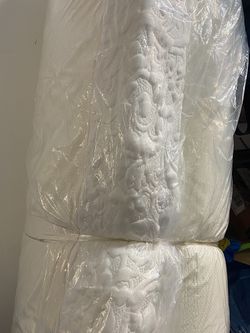 Queen Size Mattress 5 inches Memory Foam Perfect size for a sleep on the floor or for a sofa bed