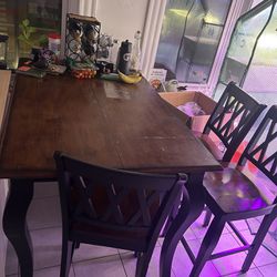 Brown kitchen table With 4 Chairs