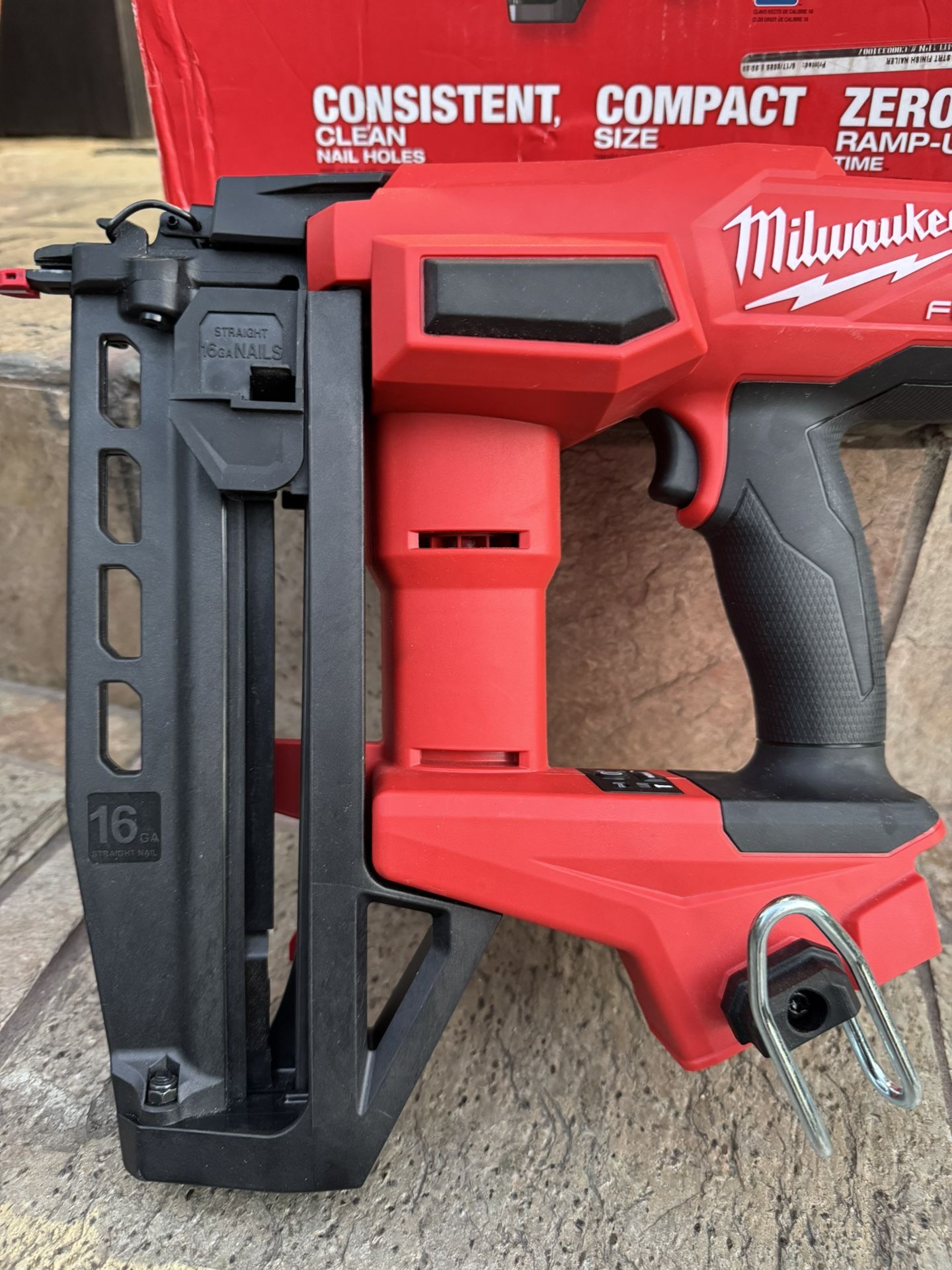 Milwaukee 16ga Straight Nailer
