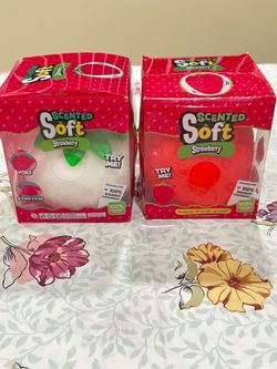 2x Bundle jumbo  scented strawberry squishy