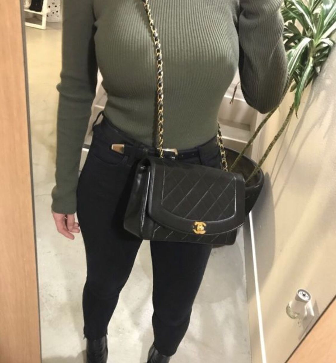 AUTHENTIC CHANEL DIANA BAG for Sale in Kirkland, WA - OfferUp