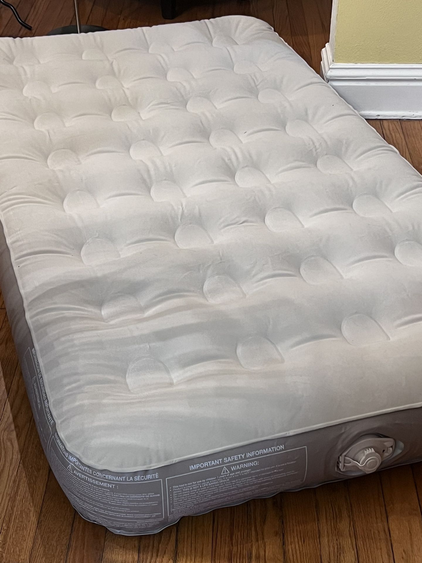 Inflatable Twin Mattress 