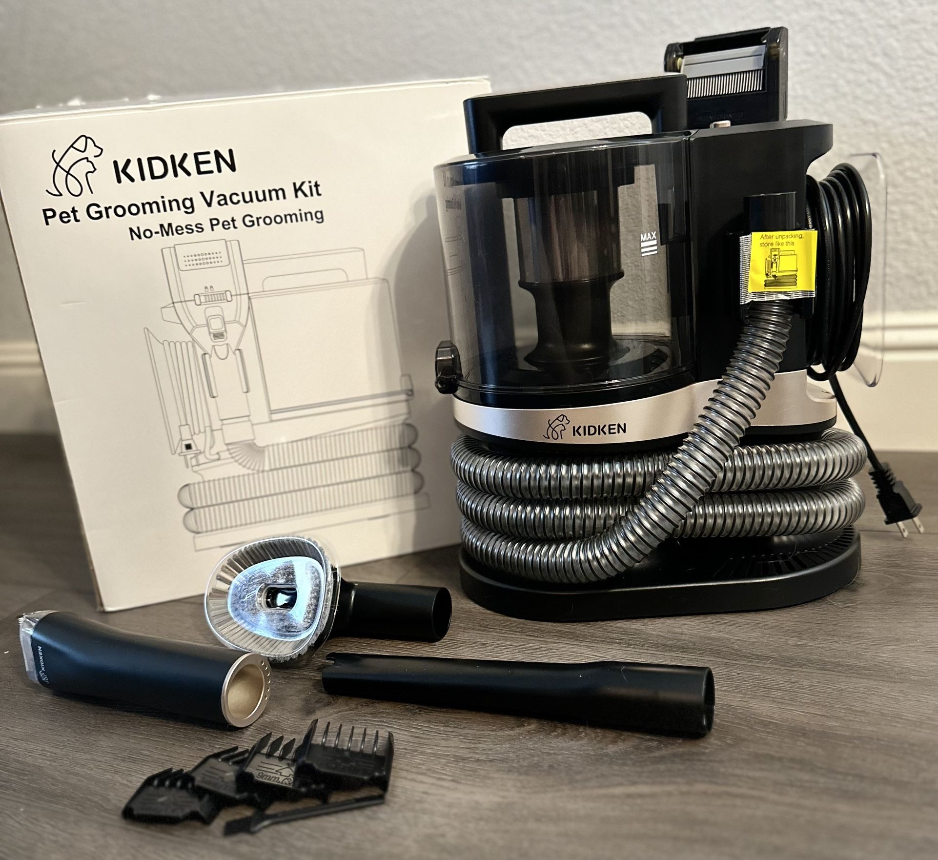 2 in 1 Dog Grooming Kit & Dog Hair Vacuum