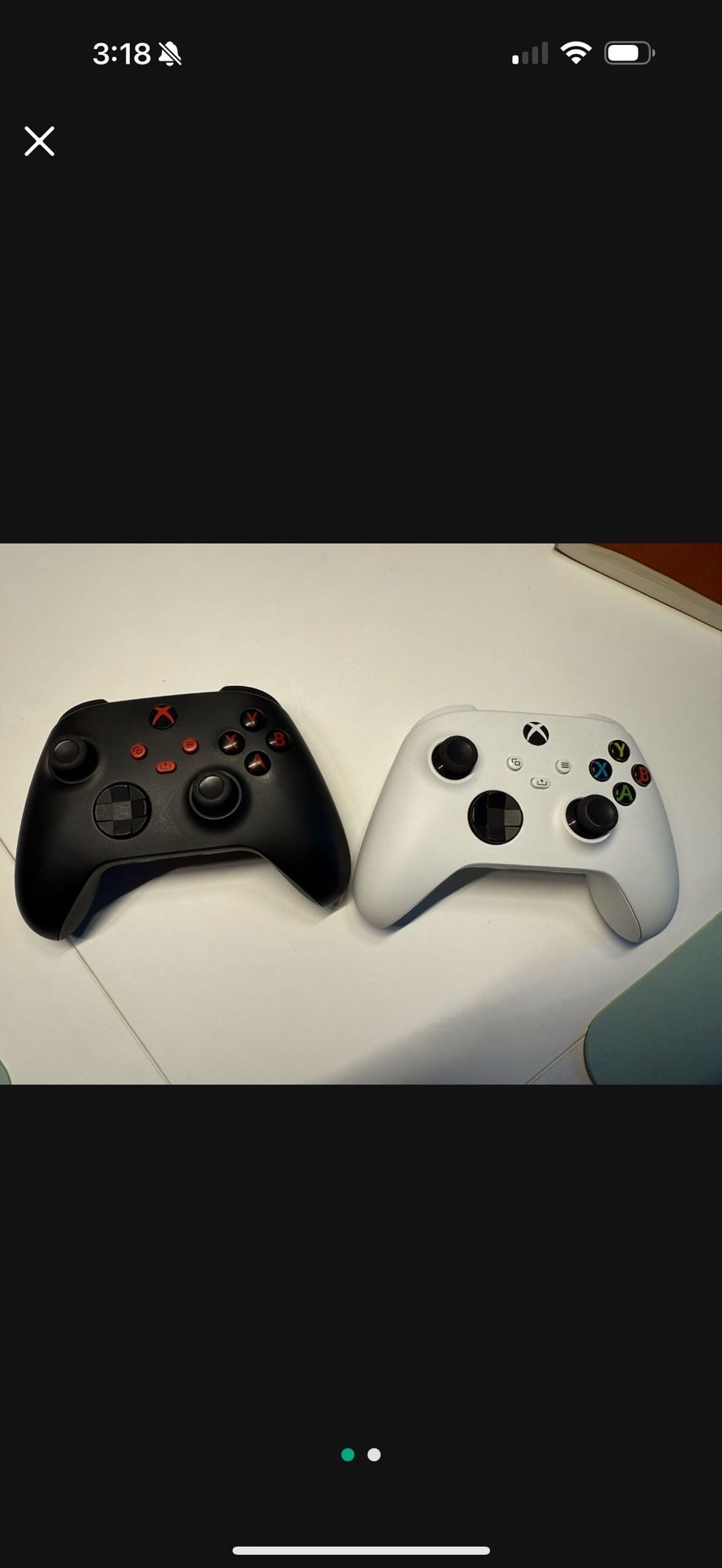 White X-box Controller w Rechargeable Battery