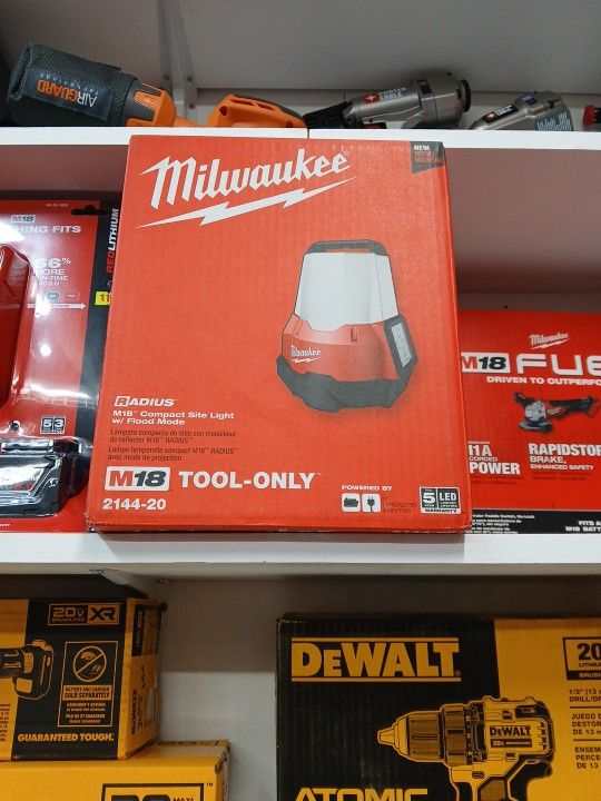 Milwaukee New M18 Compact Site Light
