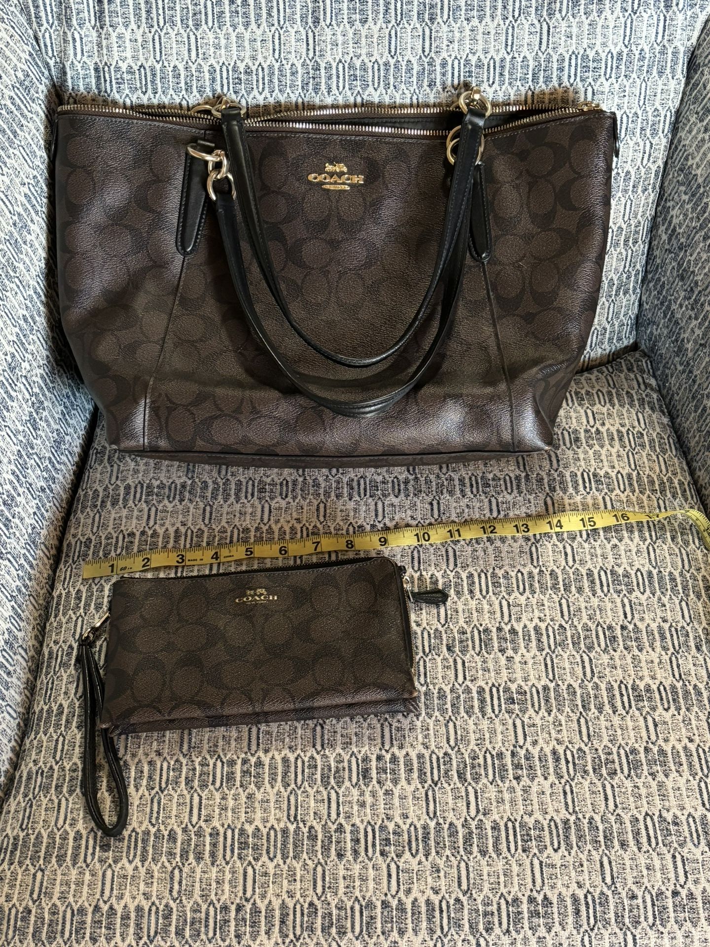 Coach Brown Signature  Bag And Matching Wallet