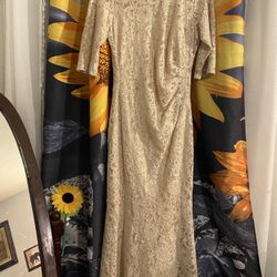 BIEGE LACE DRESS Size M