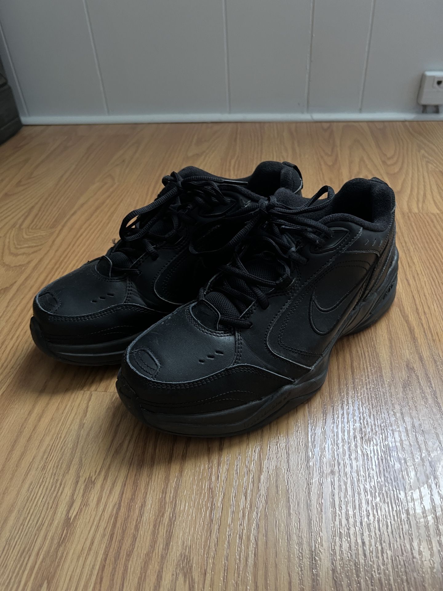 Men's Training Shoe (Wide Fit) Nike Air Monarch IV