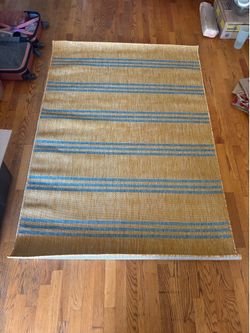 4x6 washable yellow rug, never used