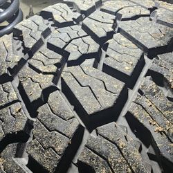 (4) 37x13.5r22 Mickey Thompson Baja Boss A/Ts