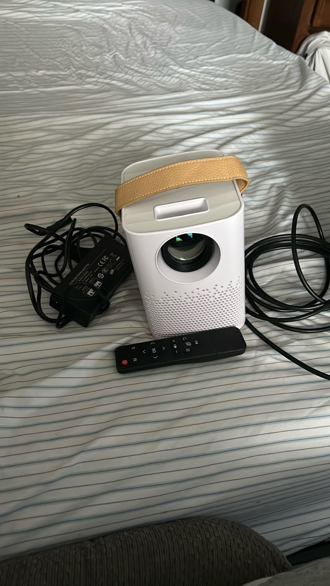 Aurzen Video Projector