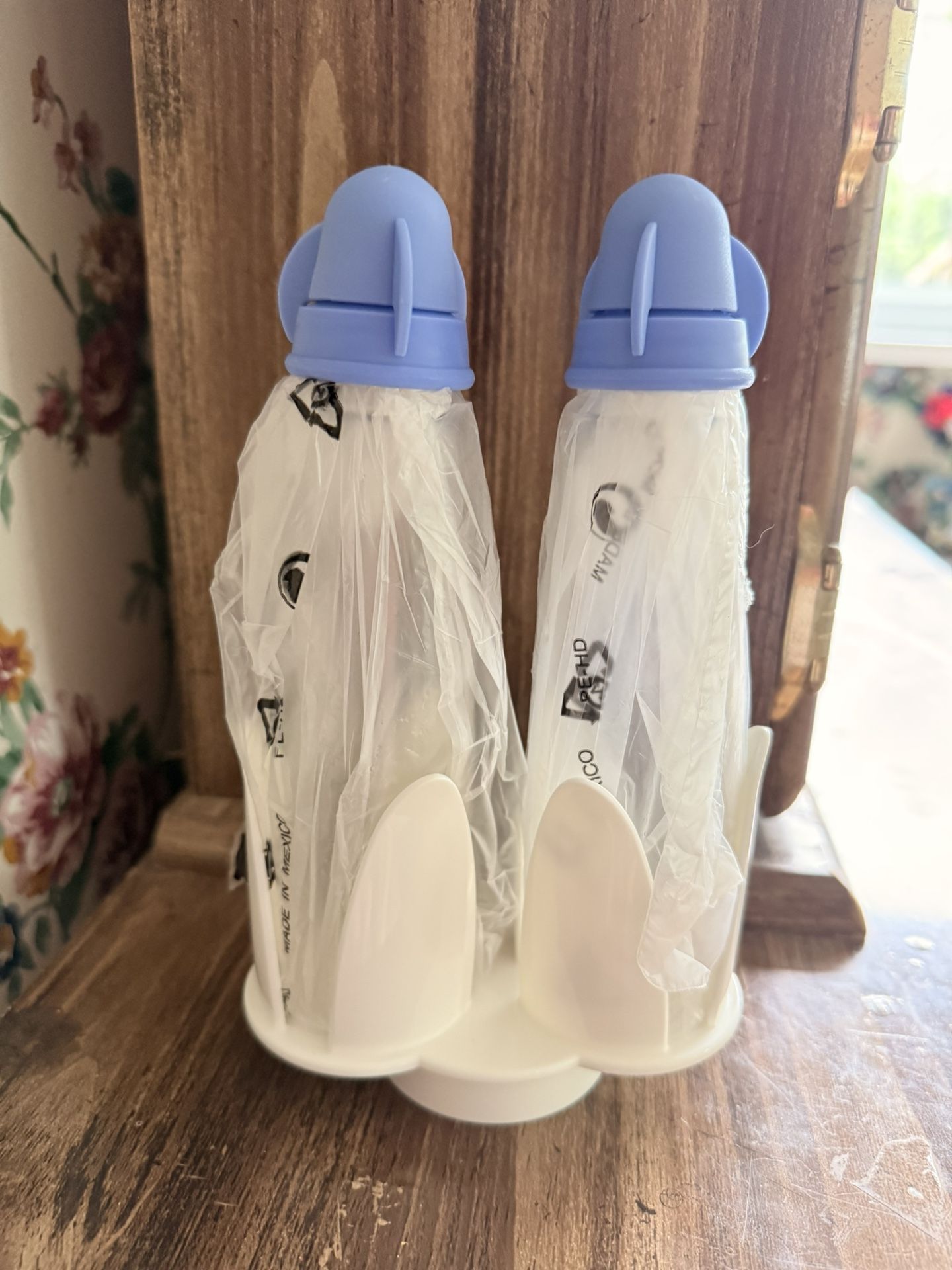 Tupperware, salt and pepper, shakers and holder
