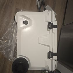 BRÜTANK 55 Qt Cooler (Brand New)