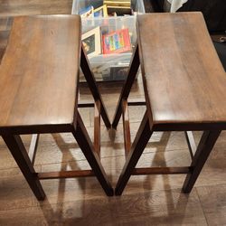 bar stool- Pottery Barn, 2 pcs
seat size: 18x9x30.5H"
bottom leg size: 18.5x16", sturdy, solid wood, 2 for $40