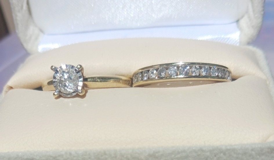 Ring Set Yellow 10k Gold Ring Set With Total Weight Of 1 Carat Of Diamonds