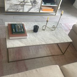 Marble coffee table/ Mesa de centro 