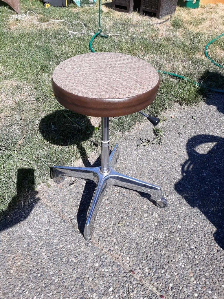 Vintage Heavey Chrome Stool Adjustable Height Guitar Playing