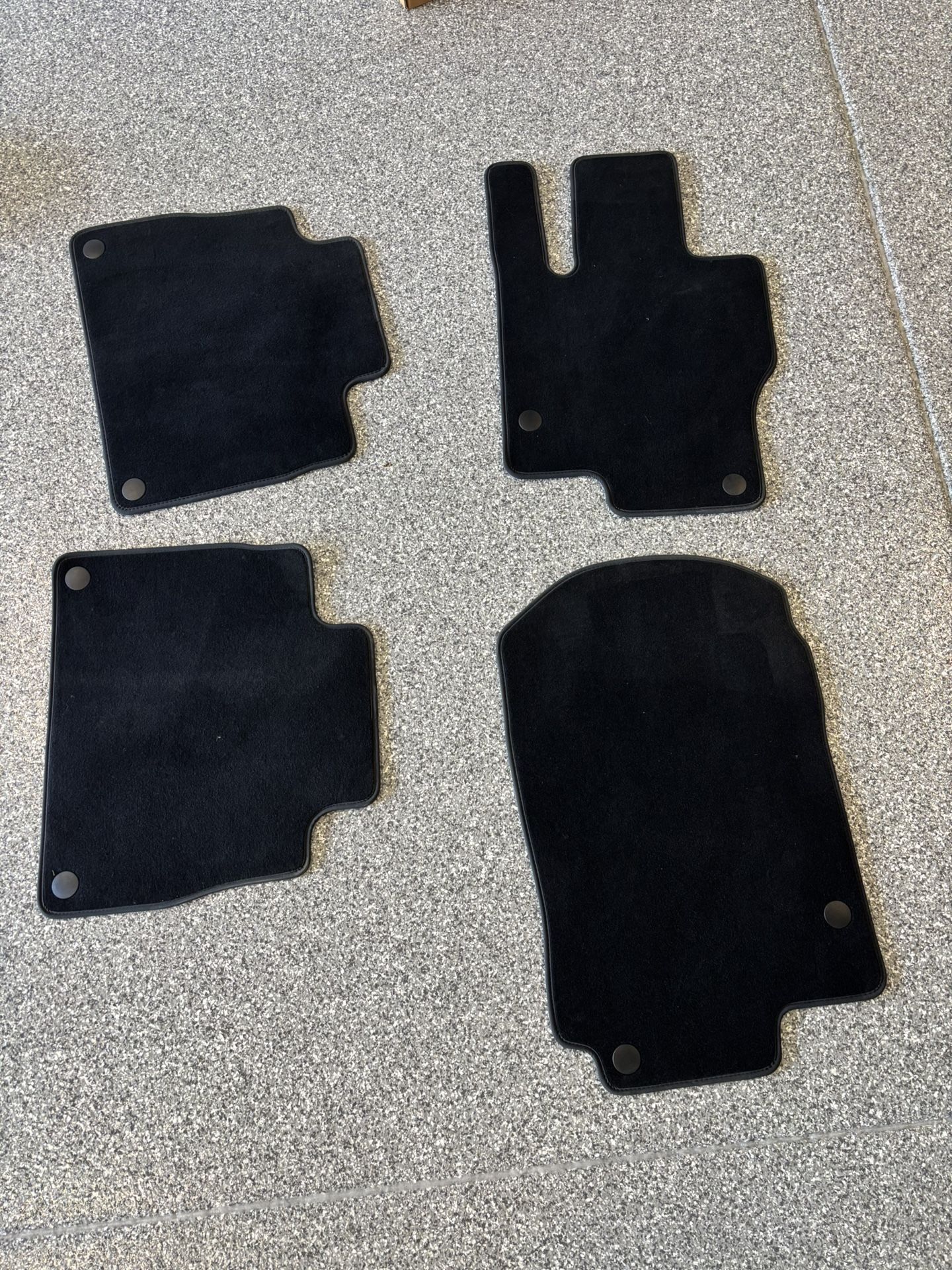 Mercedes Benz GLE 350 Floor Mats - Black