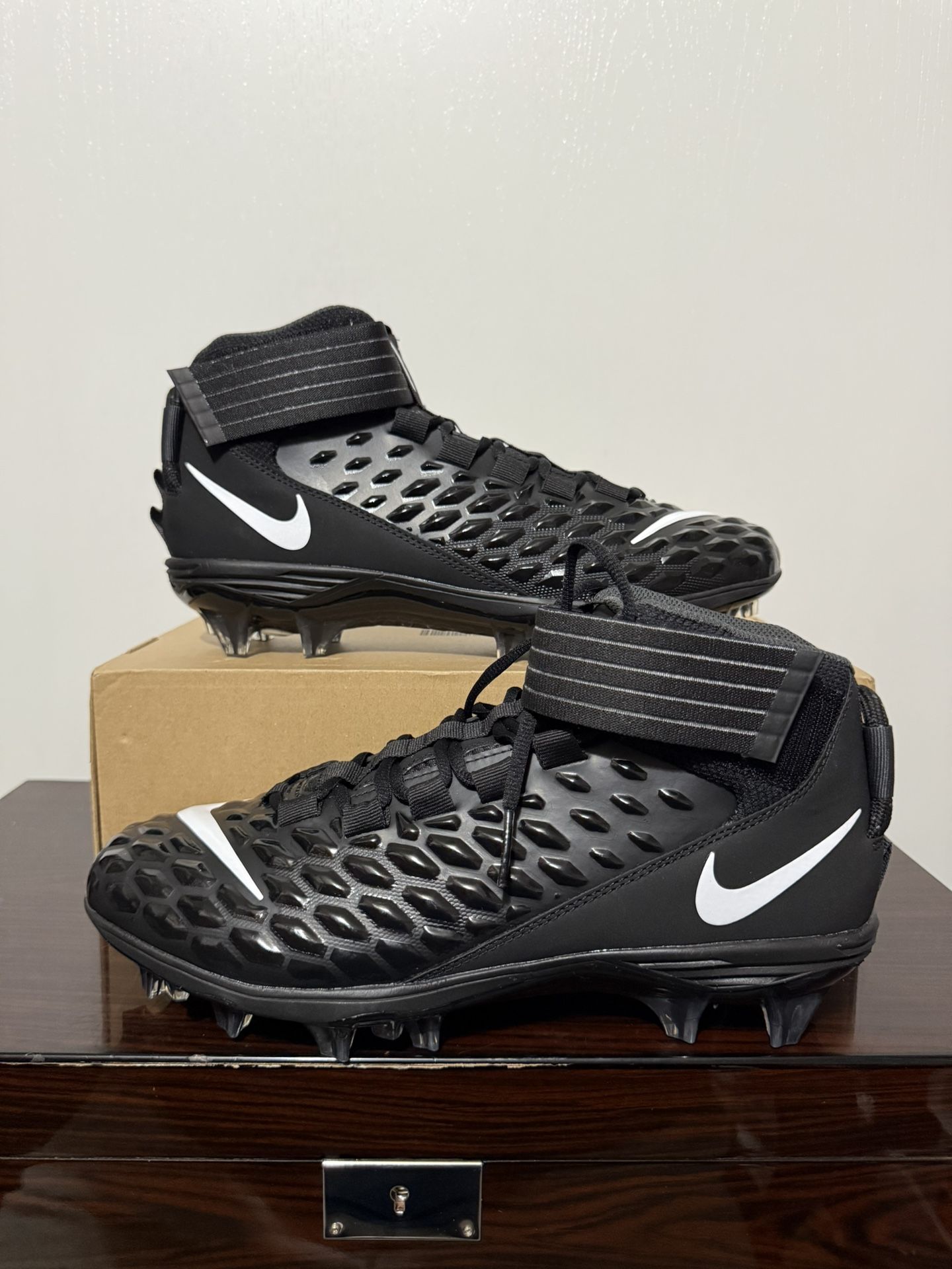 Nike Force Savage Pro 2 Men's Football Cleats Size 10.5 AH4000-002 Black / White