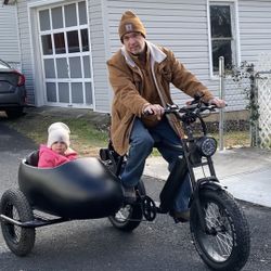 E-bike and sidecar