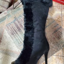 Ladies Boots,  Size 5.5 New In The Box