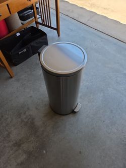 Trash can stainless