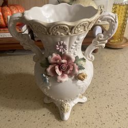 Vintage Capodimonte Vase with flowers made in Italy