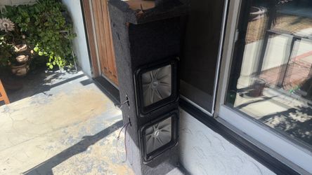 Kicker Subwoofers and Amp