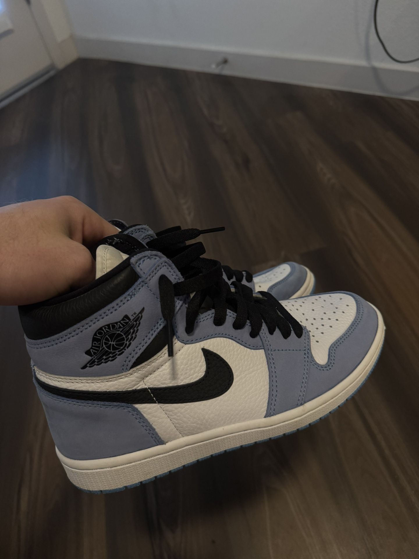 Air Jordan 1 retro high university blue