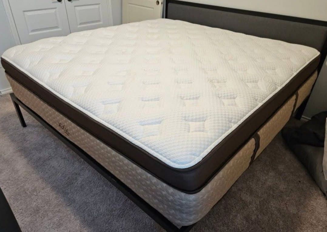 Helix Sunset Elite King mattress