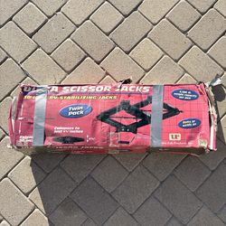 Pair 30” scissor jacks
