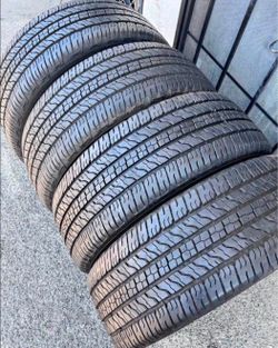 255 65 17 Goodyear tires Con Excelente calidad Las 4