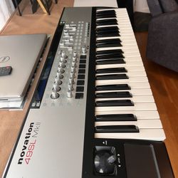 Novation 49 SL MKll MIDI Piano