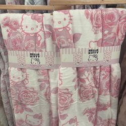Hello Kitty Rose Blanket 