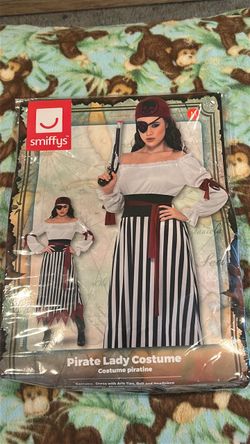 Women’s Medium Castaway Pirate Halloween Costume