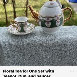 Floral teapot