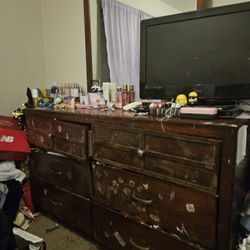 Dresser With MIRROR