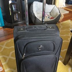 Atlantic Spinner Carryon Suitcase 