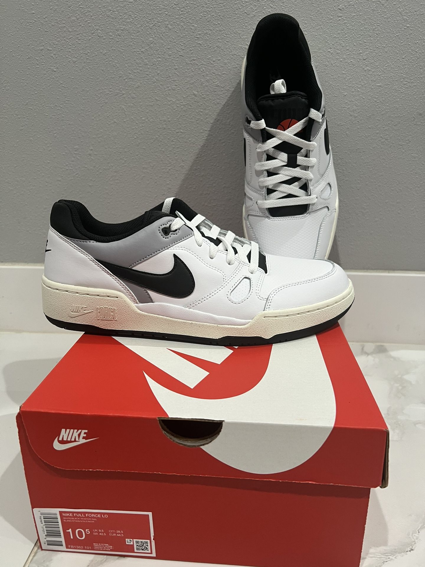 New Nike NIKE FULL FORCE LO