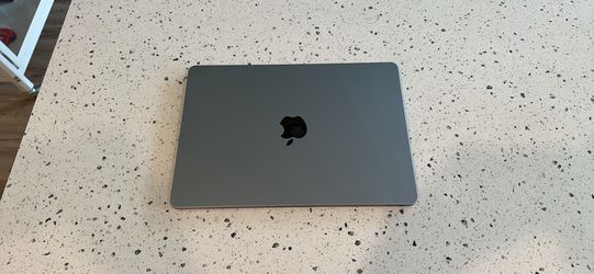 2022 Apple Macbook Air M2