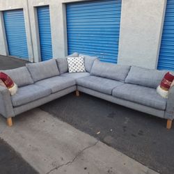 Beautiful sectional couch gray , very clean