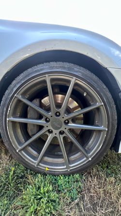 TSW Bathurst 19” Staggered Wheels – 3 Good + 1 Cracked