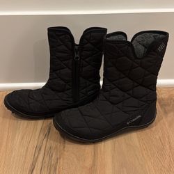 Great Condition Columbia Boots Please read description