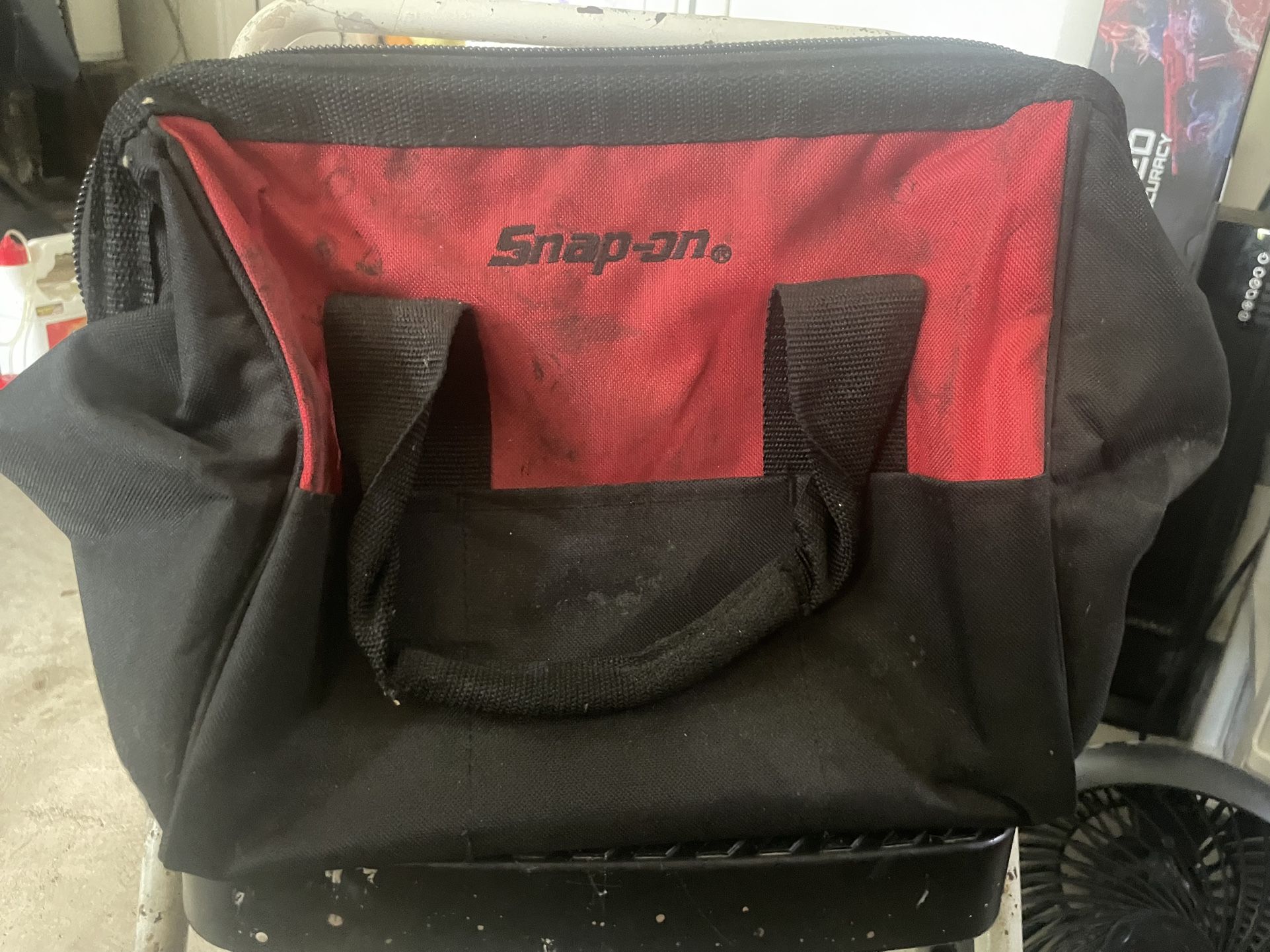 SnapOn 870110 20-Inch Wide Mouth Tool Bag