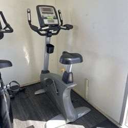 Matrix 5X Commercial Upright Exercise Bike