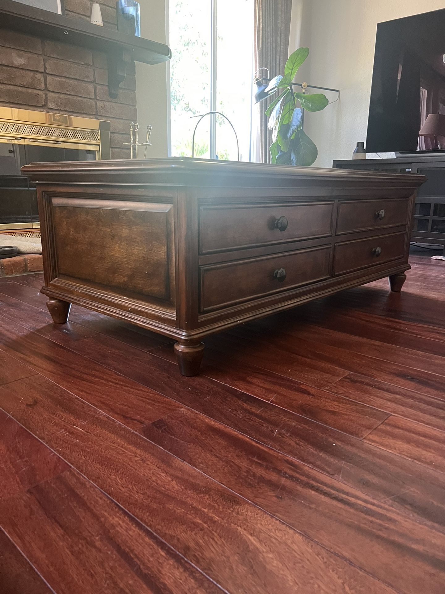 Coffee table (solid Wood) With Drawers