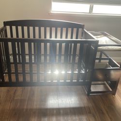 Baby Crib No Mattress  Free
