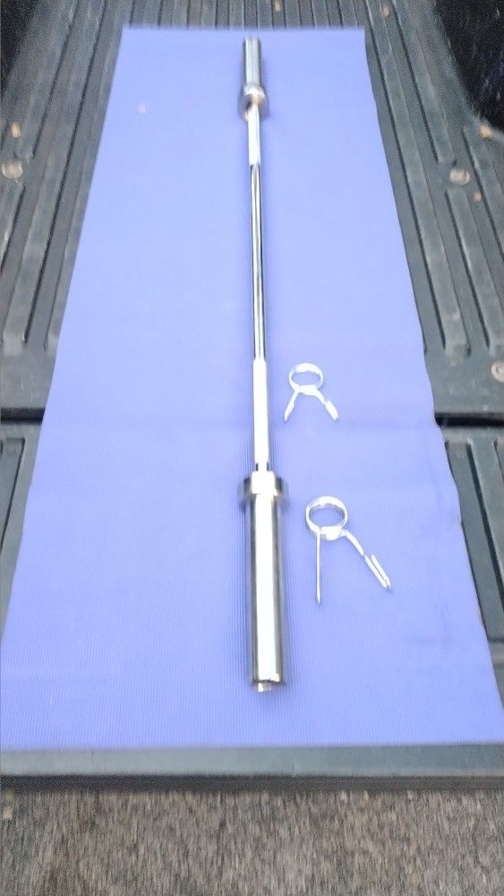 NEW 7 FOOT / 45 LB. OLYMPIC BARBELL BAR