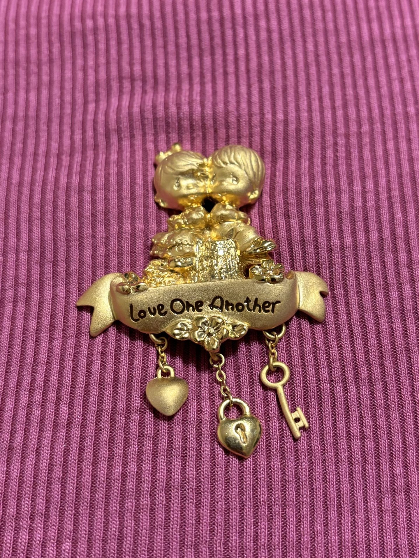 Precious Moments Brooch Pin Love one Another Gold Tone Vintage 1996