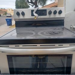 Stove And Microwave Frigidaire